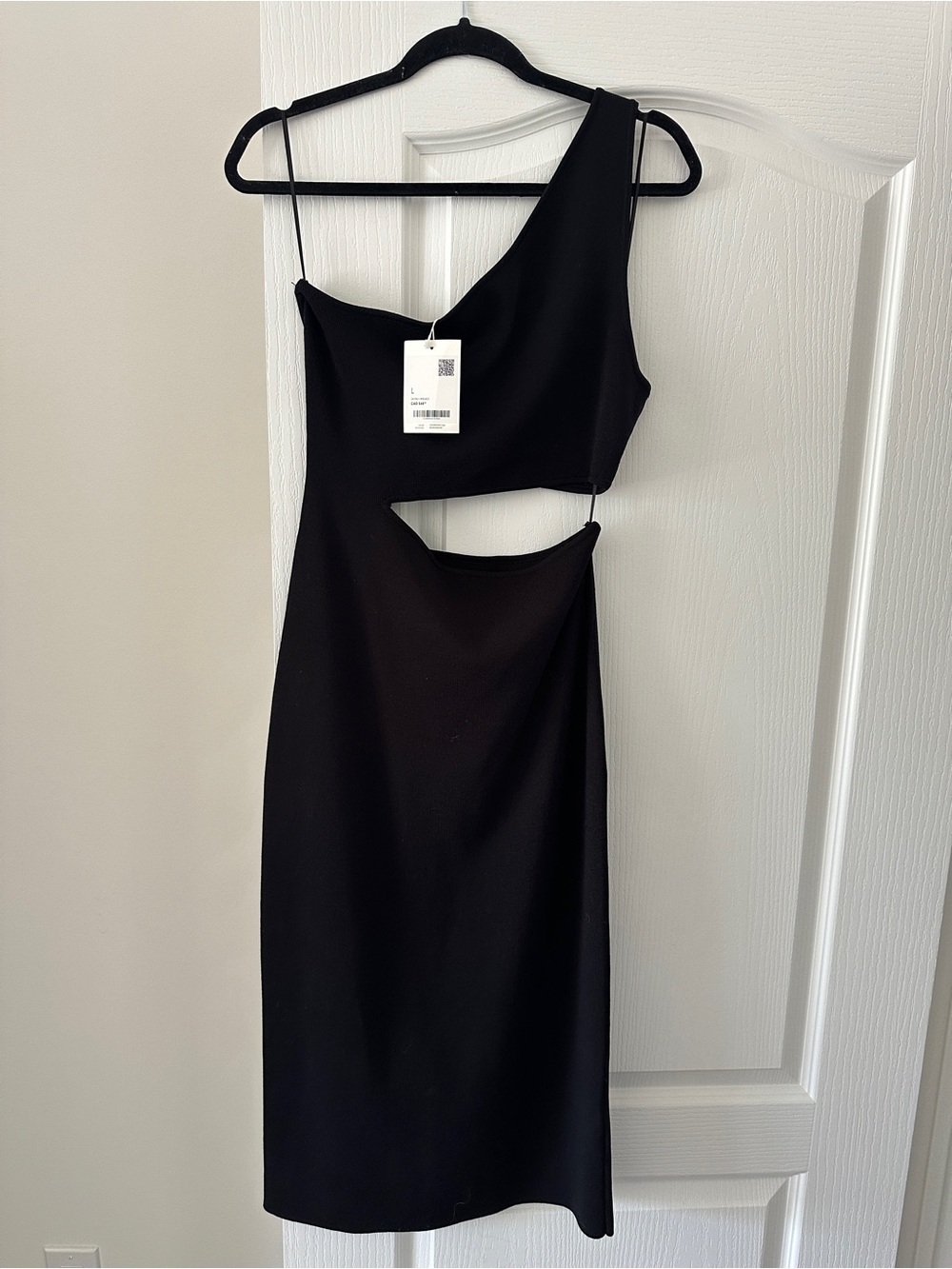 OAK + FORT Black One-Shoulder Cutout Midi Dress